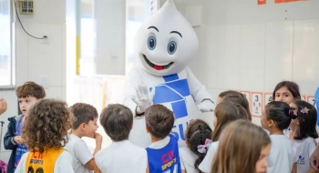 Zé Gotinha conscientiza sobre importância das vacinas